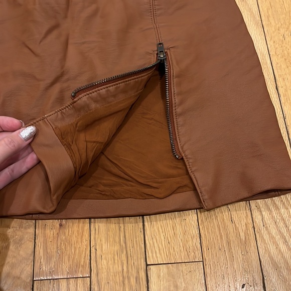 FREE PEOPLE Midnight Magic faux leather mini skirt in cognac. Size 10. - Picture 6 of 14